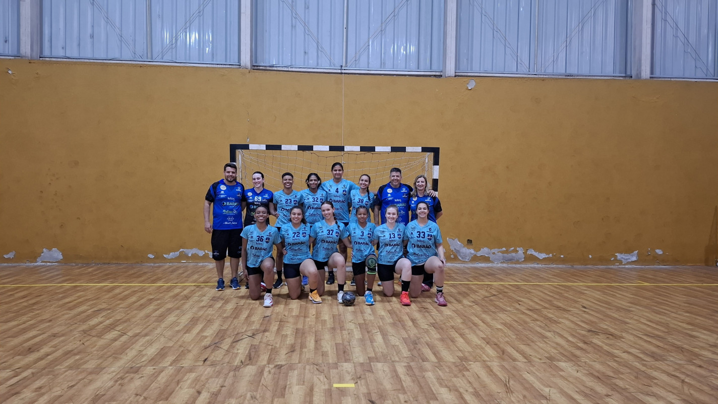 Equipe júnior feminina do Handebol Ribeirão Preto/Barão de Mauá