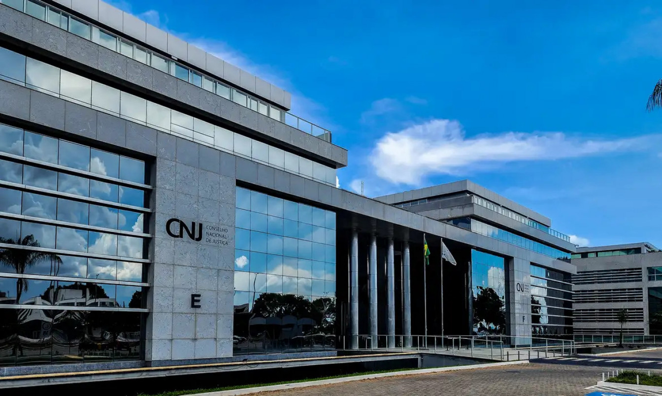 CNJ afasta desembargador por mensagens públicas de apoio a Bolsonaro