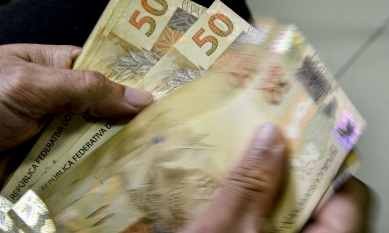 Caixa paga Bolsa Família a beneficiários com NIS de final 4