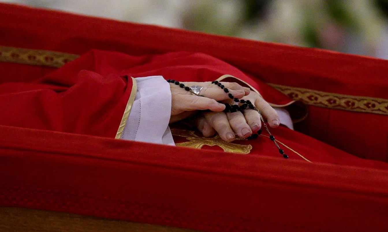 Papa Francisco: velório é aberto ao público no Vaticano