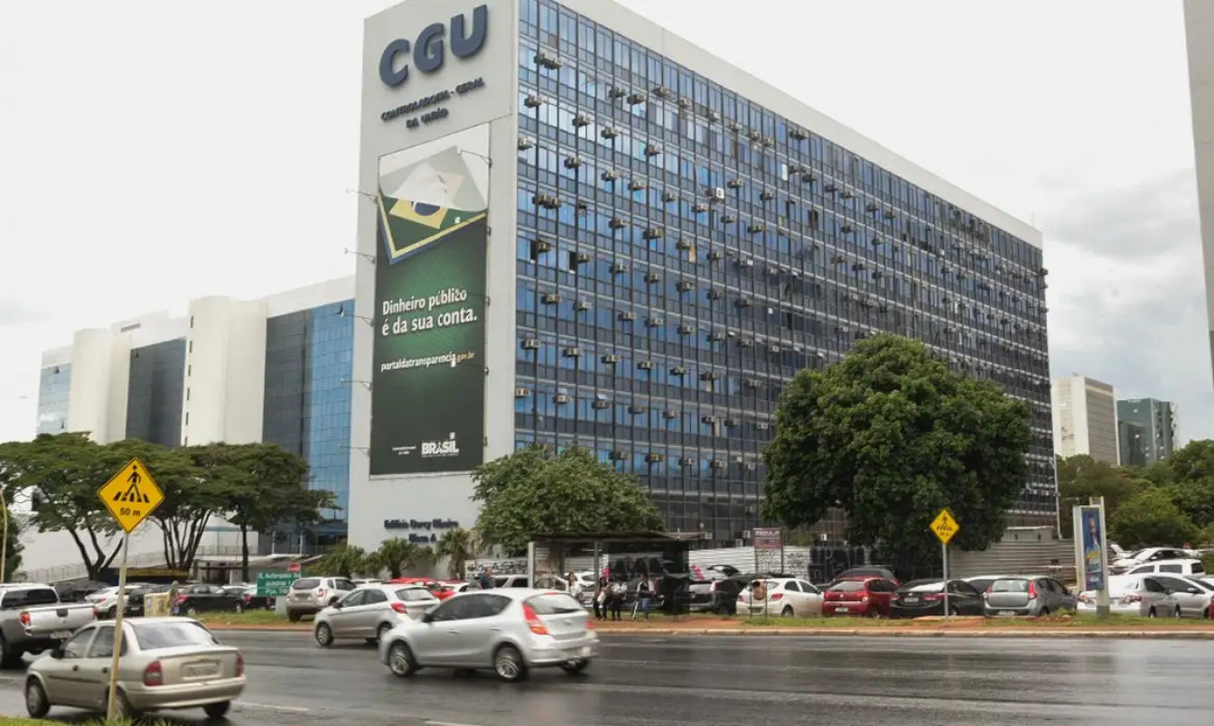 Dificuldade em acessar serviço digital torna idoso vulnerável a golpes