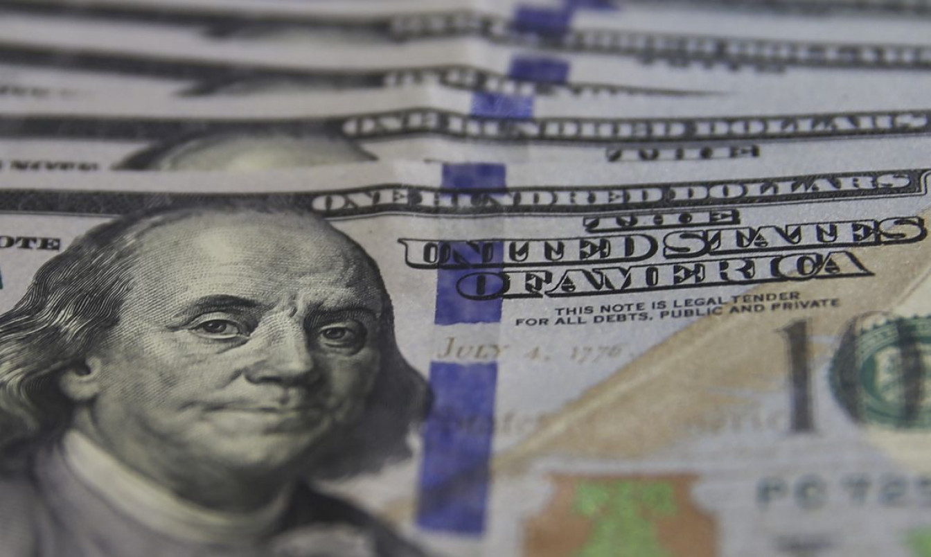 Dólar cai pela sétima vez seguida e fecha em R$ 5,64