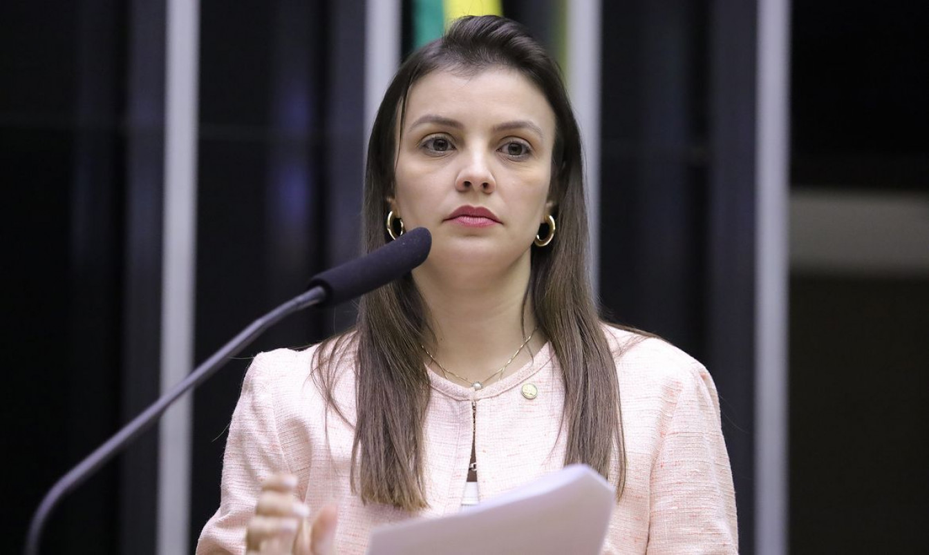 Deputada federal acusa marido de agressões físicas e psicológicas