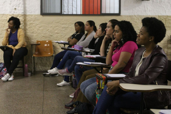 Cursinho popular tem até 6 de maio para inscrição em programa do MEC