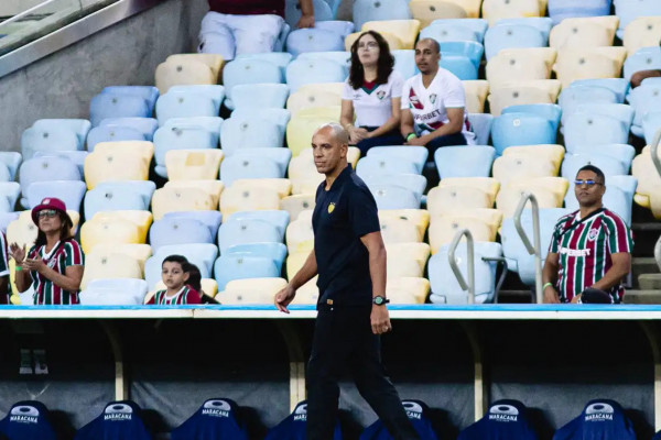 Sport demite técnico português após perder para o Fluminense