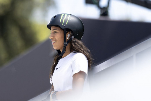 Rayssa Leal estreia na temporada da SLS com vitória na etapa de Miami