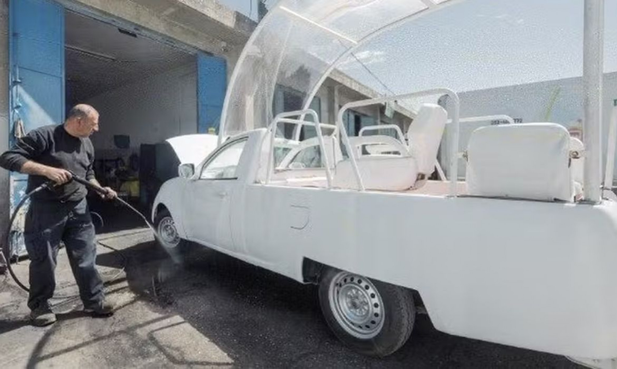 Papamóvel será transformado em unidade de saúde para crianças em Gaza