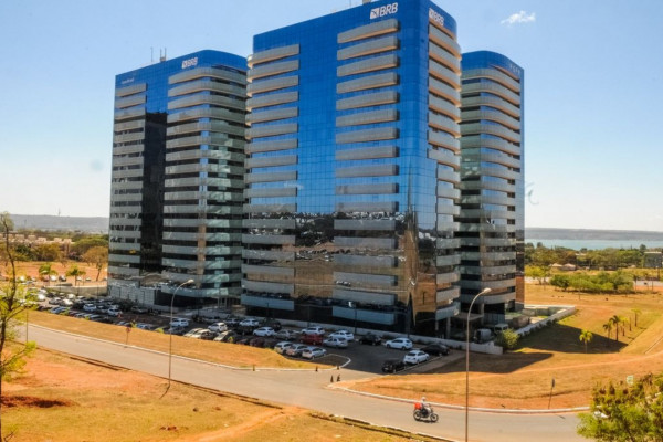 Justiça barra assinatura da compra do Banco Master pelo BRB