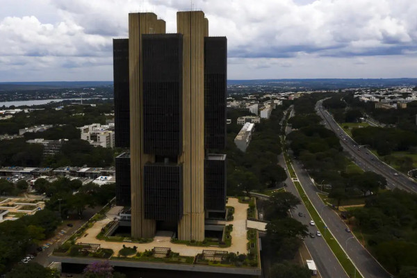 Copom deve elevar Selic em 0,5 ponto na reunião desta quarta