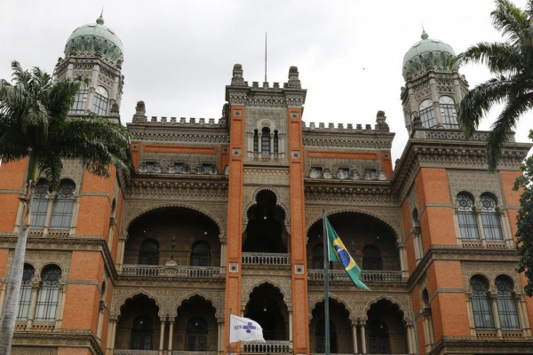 Covid-19: vacina de RNA da Fiocruz tem eficácia em testes com animais