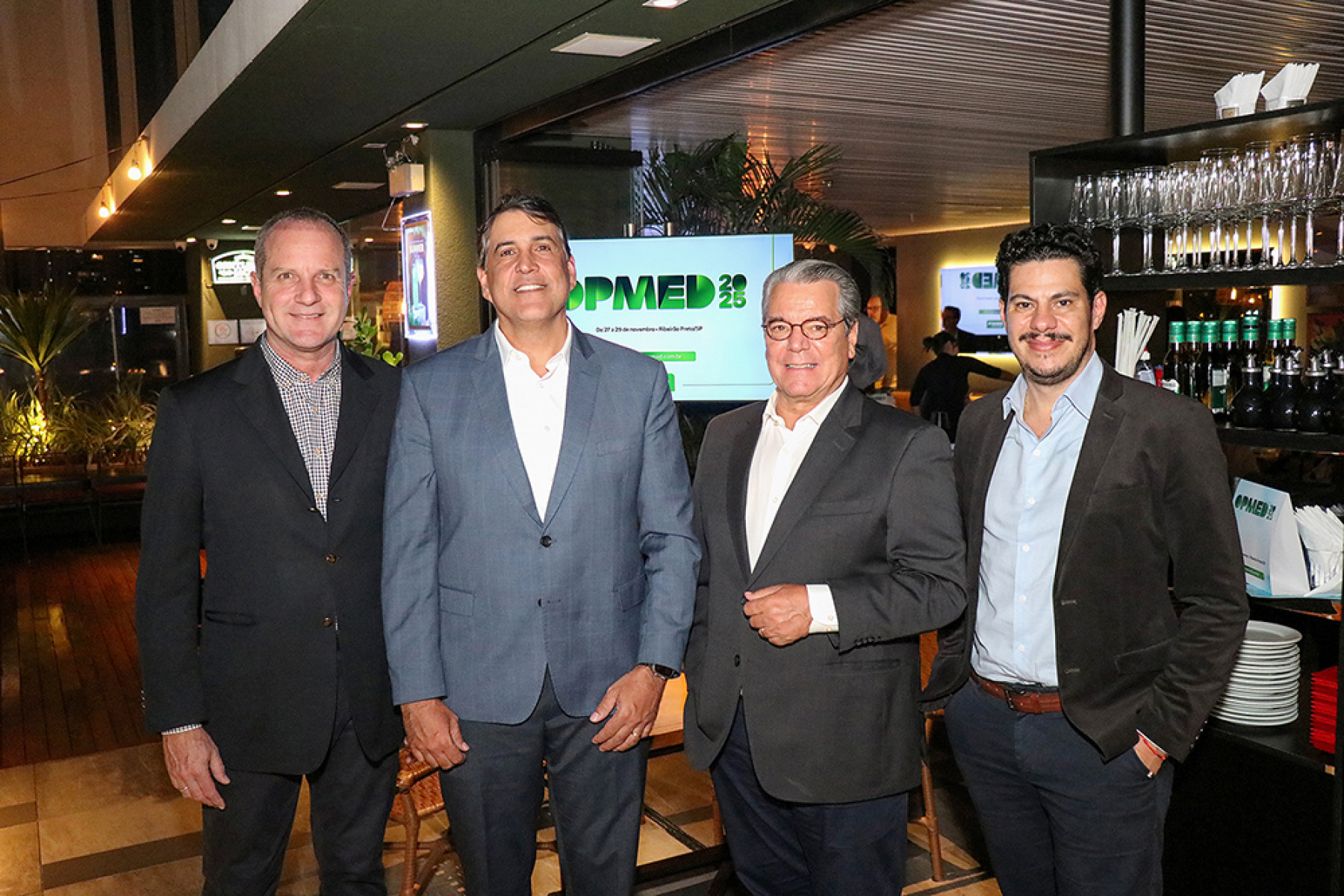 Paulo Cruz (diretor vice-presidente da Unimed Nordeste Paulista), Eduardo Portioli (diretor presidente da Unimed Nordeste Paulista), Caio Simões e Daniel Haber