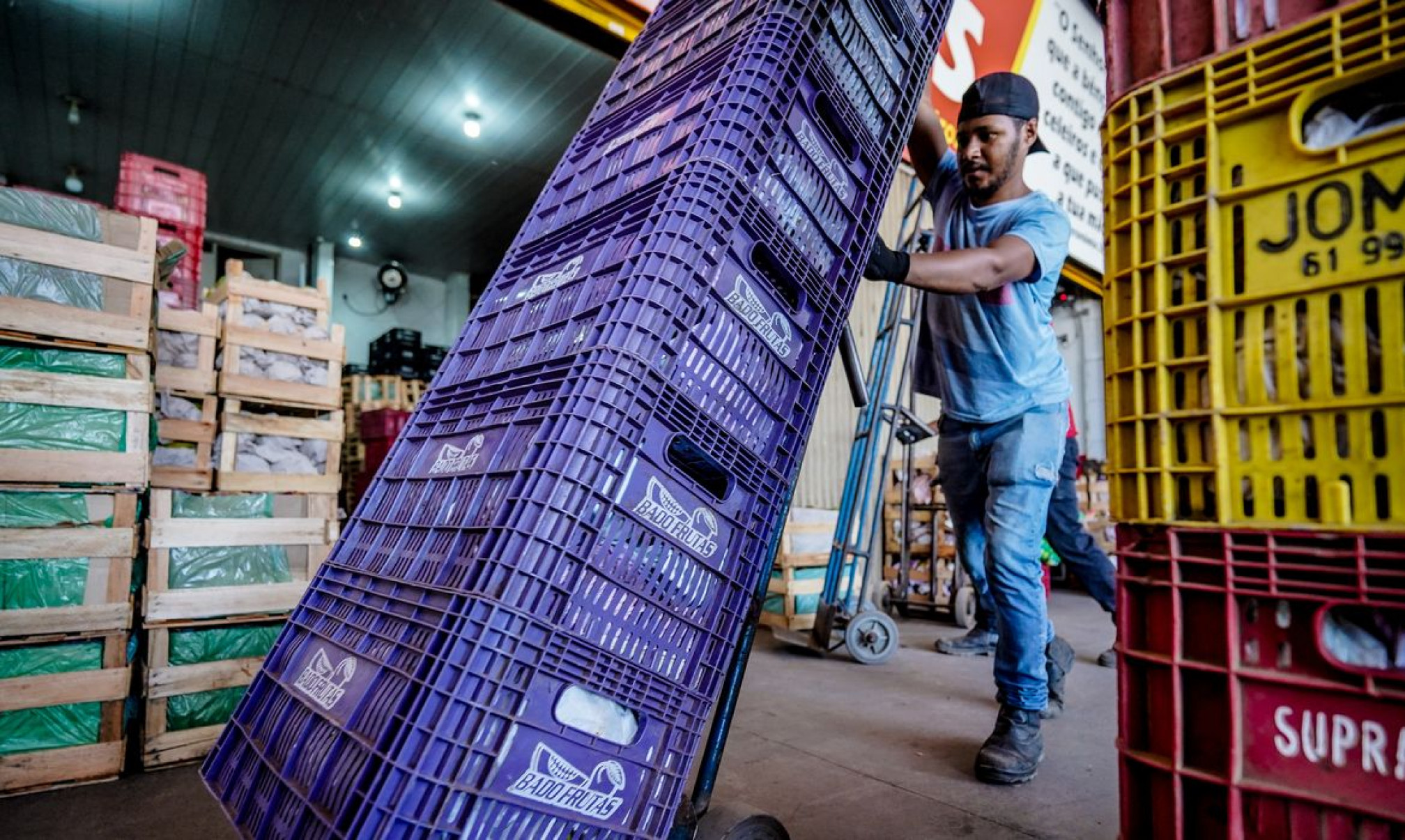 Rendimento médio dos brasileiros chega a R$ 3.057, recorde desde 2012