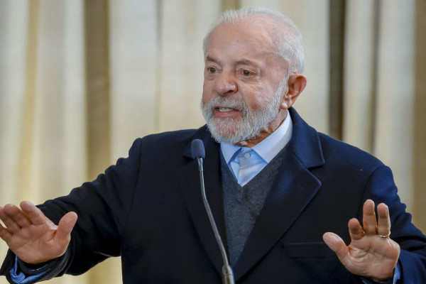 Nenhum aposentado terá prejuízo, diz Lula sobre descontos indevidos