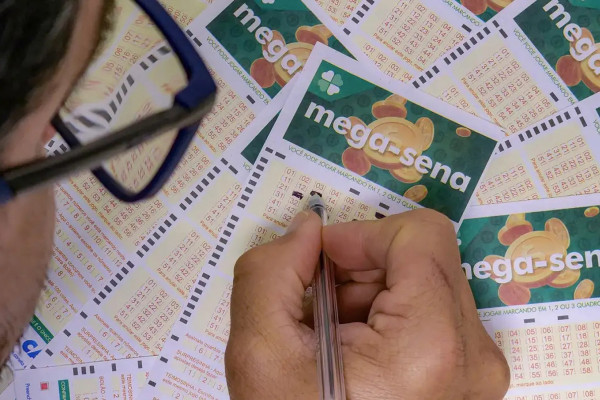 Ninguém acerta os números da Mega-Sena e prêmio vai para R$ 55 milhões