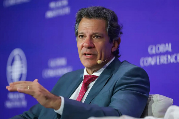 Haddad: EUA devem olhar com mais generosidade para a América Latina