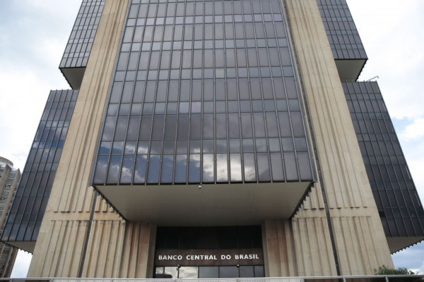 Bancos Centrais do Brasil e da China assinam acordo de troca de moedas