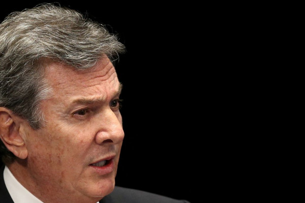 Moraes determina apreensão do passaporte diplomático de Collor