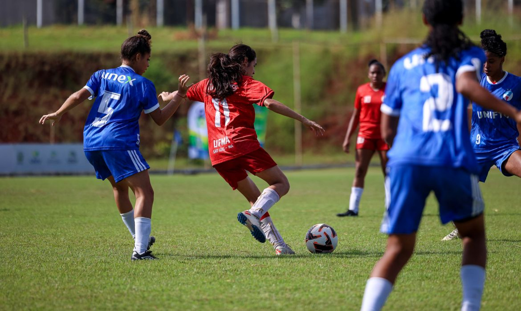 JUBs futebol começa com destaque para a disputa feminina