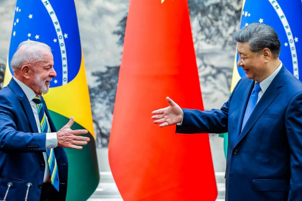 Brasil e China fazem declarações conjuntas sobre temas globais