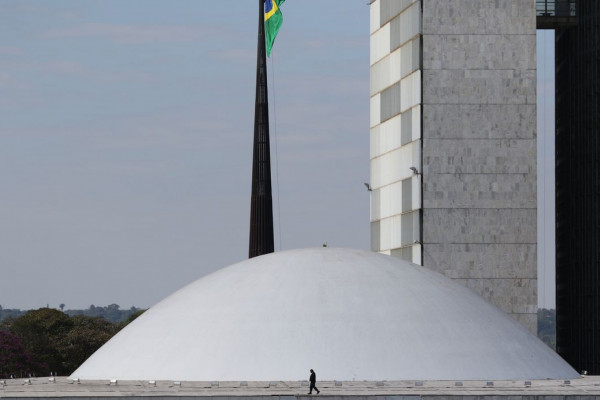 "É polêmico, mas vai a voto", diz relator de licenciamento ambiental