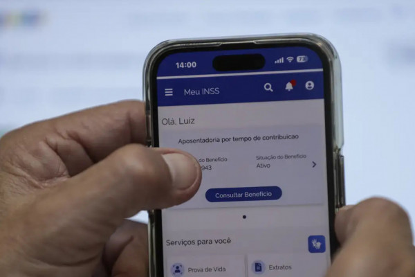 Segurados do INSS podem pedir devolução de descontos ilegais