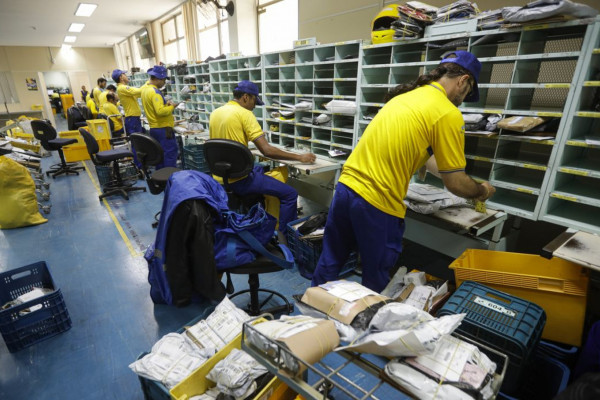 Correios: empregados pedem diálogo sobre medidas para reduzir despesas
