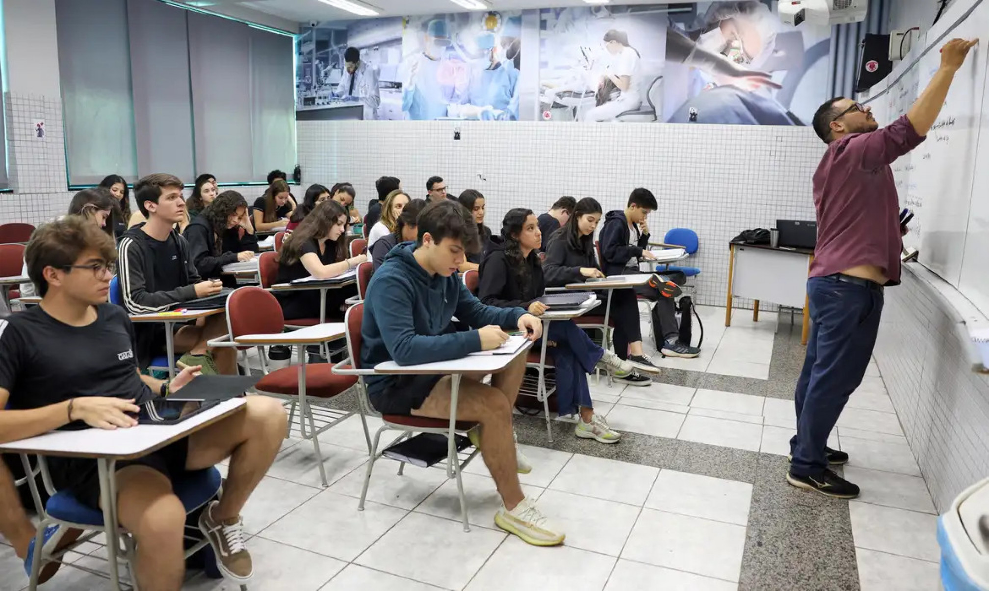 Termina hoje prazo para cursinhos populares enviarem propostas ao MEC