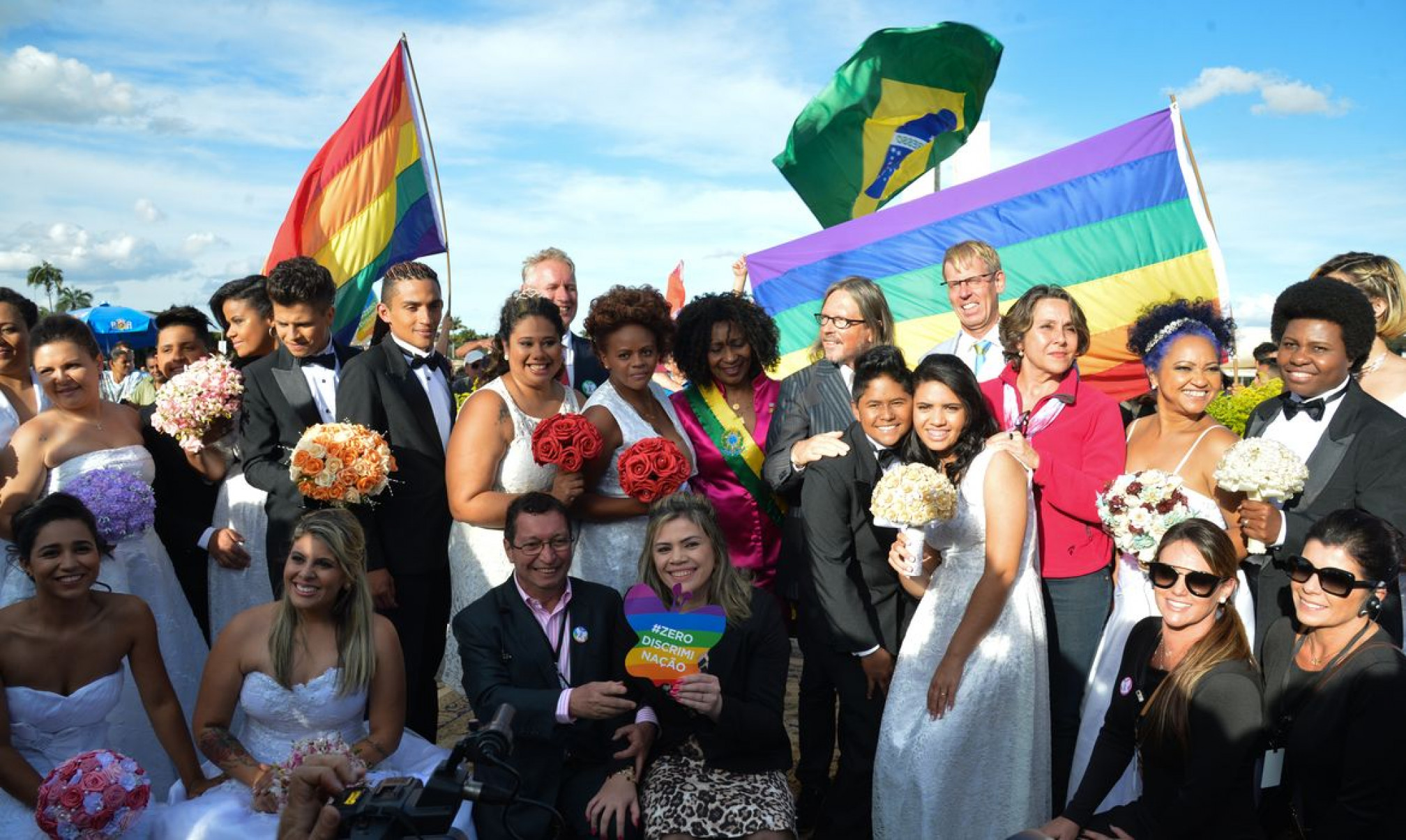 Casamento entre mulheres cresce 5,9% e é recorde em 2023, mostra IBGE