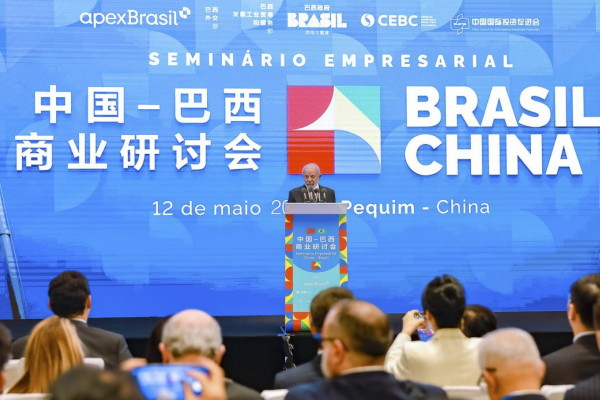 Especialistas defendem diversificação nas parcerias comerciais