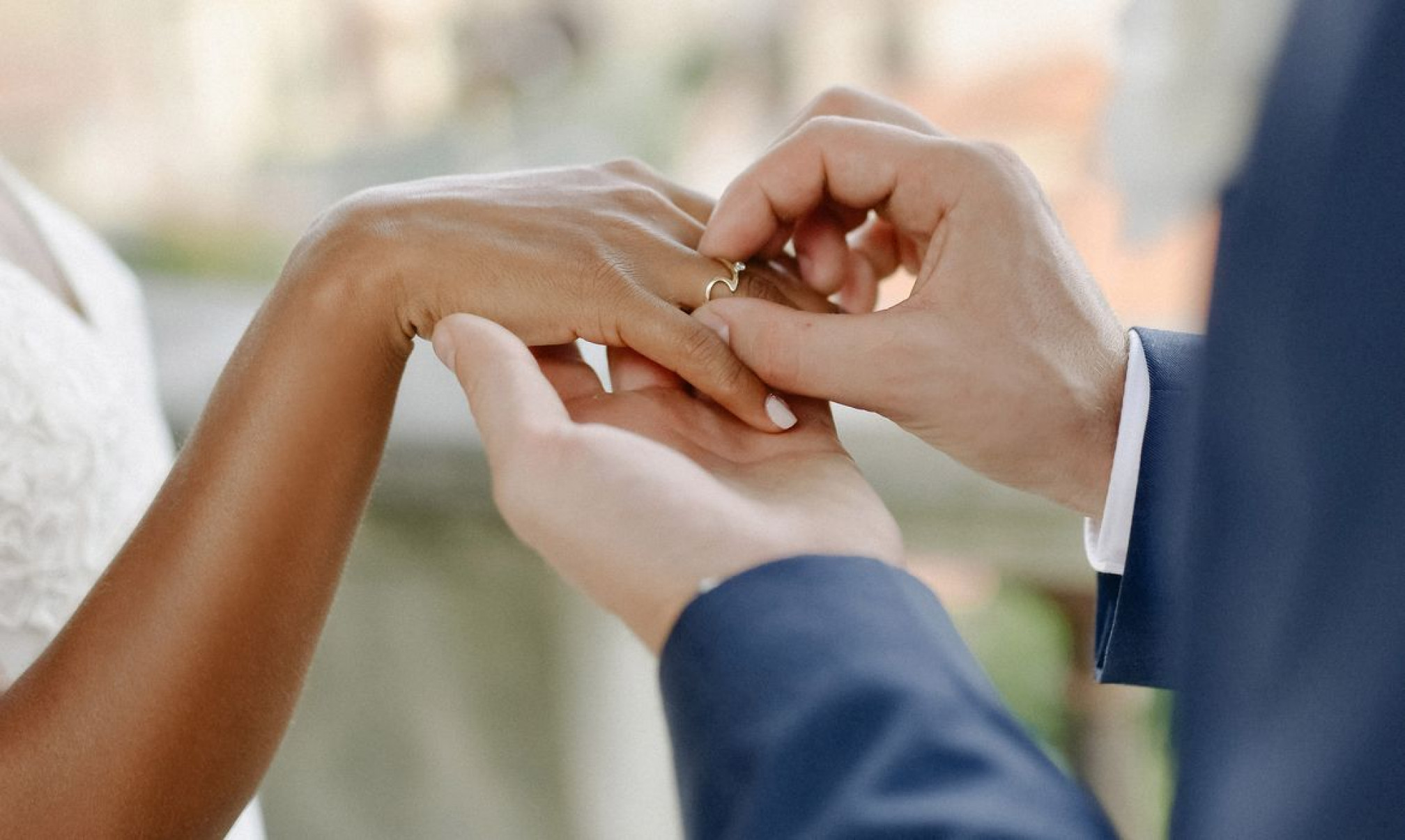 Saiba em quais meses mais acontecem casamentos e nascimentos no Brasil