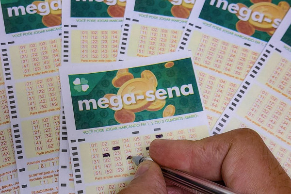 Mega-Sena acumula novamente e prêmio principal vai para R$ 100 milhões