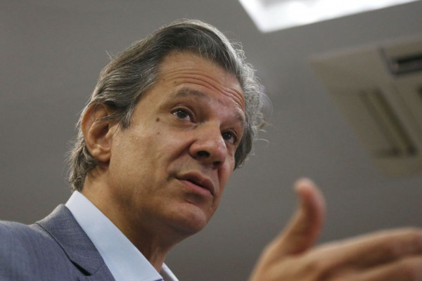 Haddad apresenta a Lula novas medidas fiscais para cumprir meta