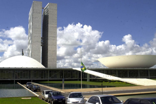 Comissões do Senado aprovam flexibilização do licenciamento ambiental