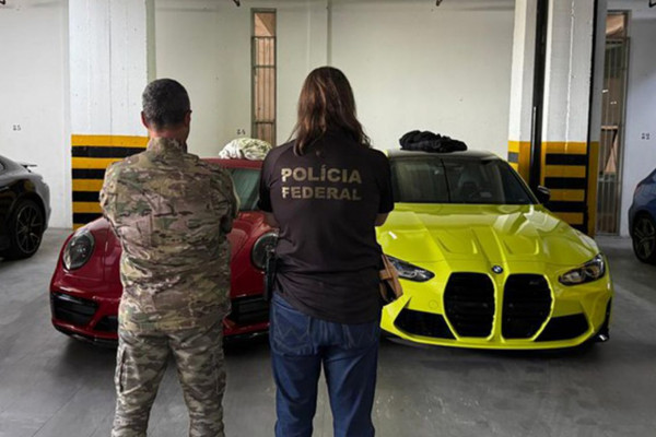 PF apreende veículos de luxo atribuídos ao Careca do INSS