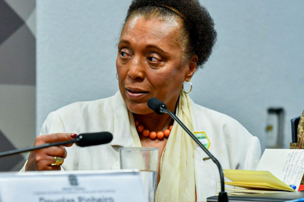 Cármen Lúcia denuncia racismo sofrido por ministra do TSE