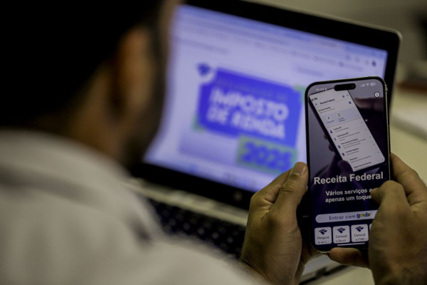 Receita abre na sexta consulta a maior lote de restituição da história