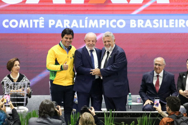 Lula quer que projeto da Universidade do Futebol englobe mais esportes