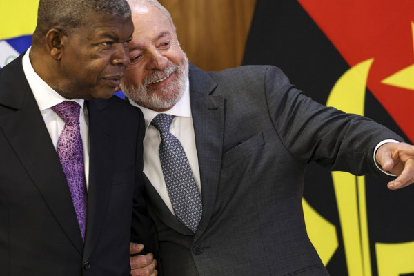 Lula incentiva empresariado a investir em Angola