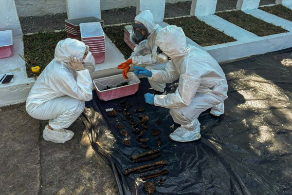 Rio: equipe encontra memorial para mortos da ditadura em deterioração