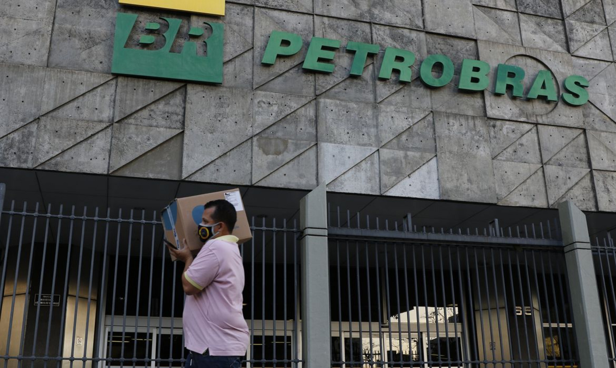 Petrobras assina acordo e reassumirá duas fábricas de fertilizantes