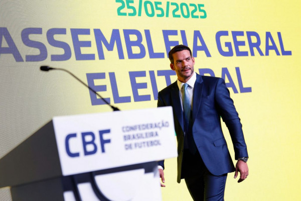 Candidato único, Samir Xaud é eleito presidente da CBF