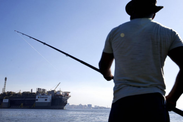 Especialistas alertam para risco de novas frentes de petróleo no país