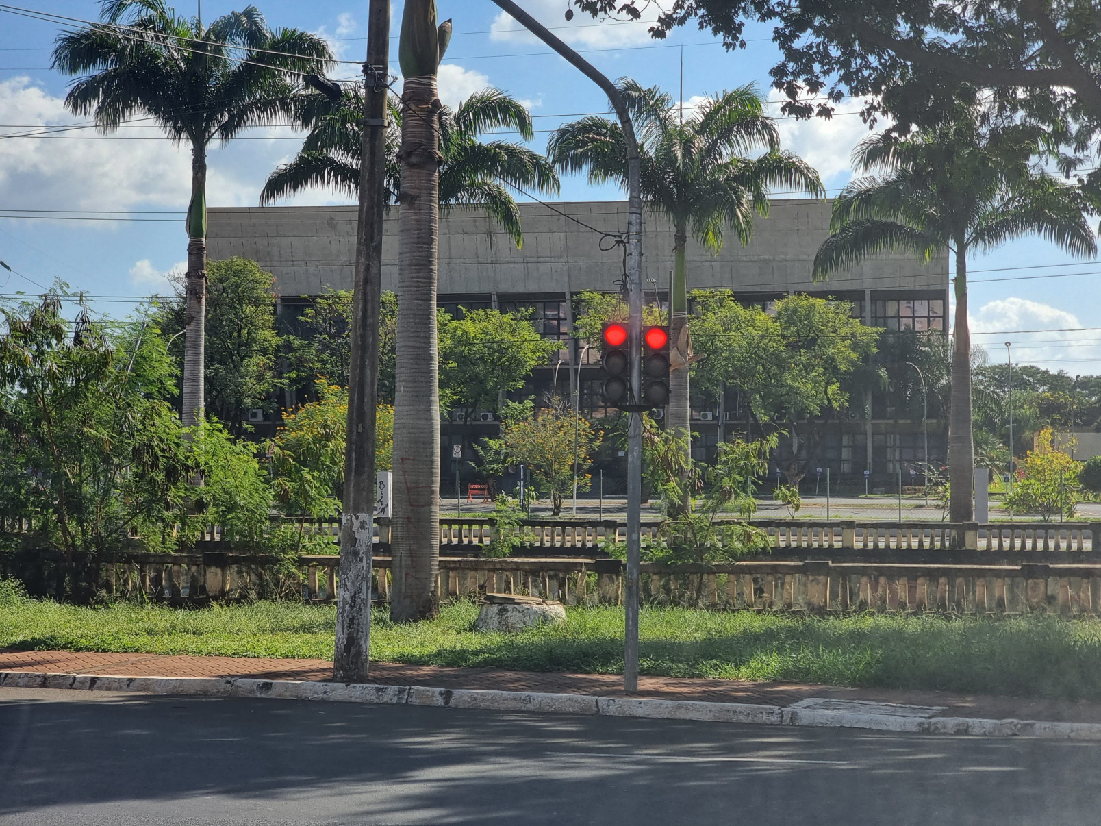 Foto Estacionamento Frontal 25/05/2025