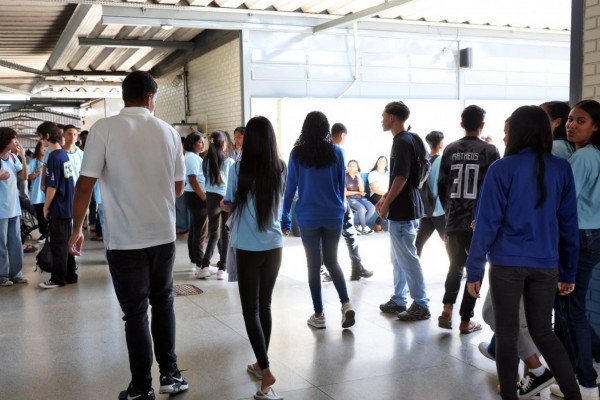 Nascidos em janeiro e fevereiro recebem hoje parcela do Pé-de-Meia