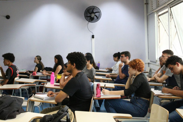 Unesp remarca prova de vestibular de inverno após falta de energia