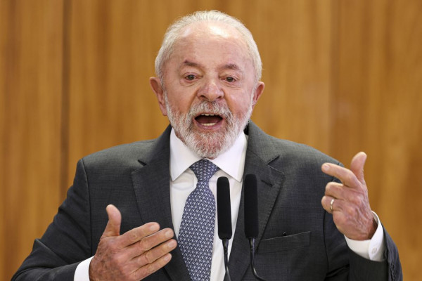 Com crise de labirintite, Lula faz exames em hospital em Brasília