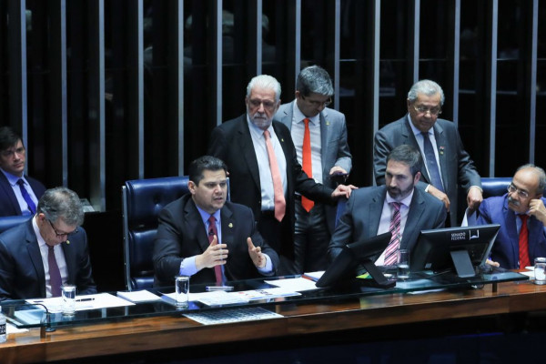 Senado aprova PEC que inclui guarda municipal na segurança pública
