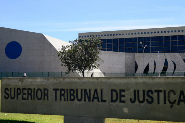 Lula indica desembargador Carlos Brandão para vaga no STJ