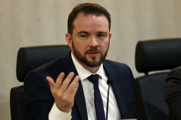 Fazenda diz que estudará alternativas para aumento do IOF
