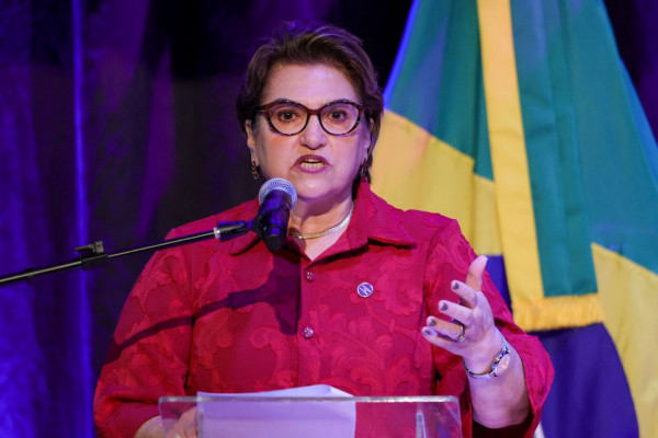 Posse da ministra das Mulheres vira ato de apoio a Marina Silva